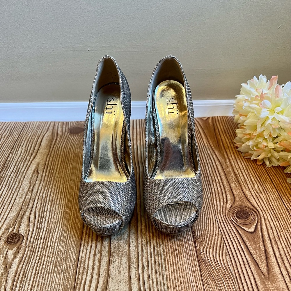 High heels - Picture 4 of 4